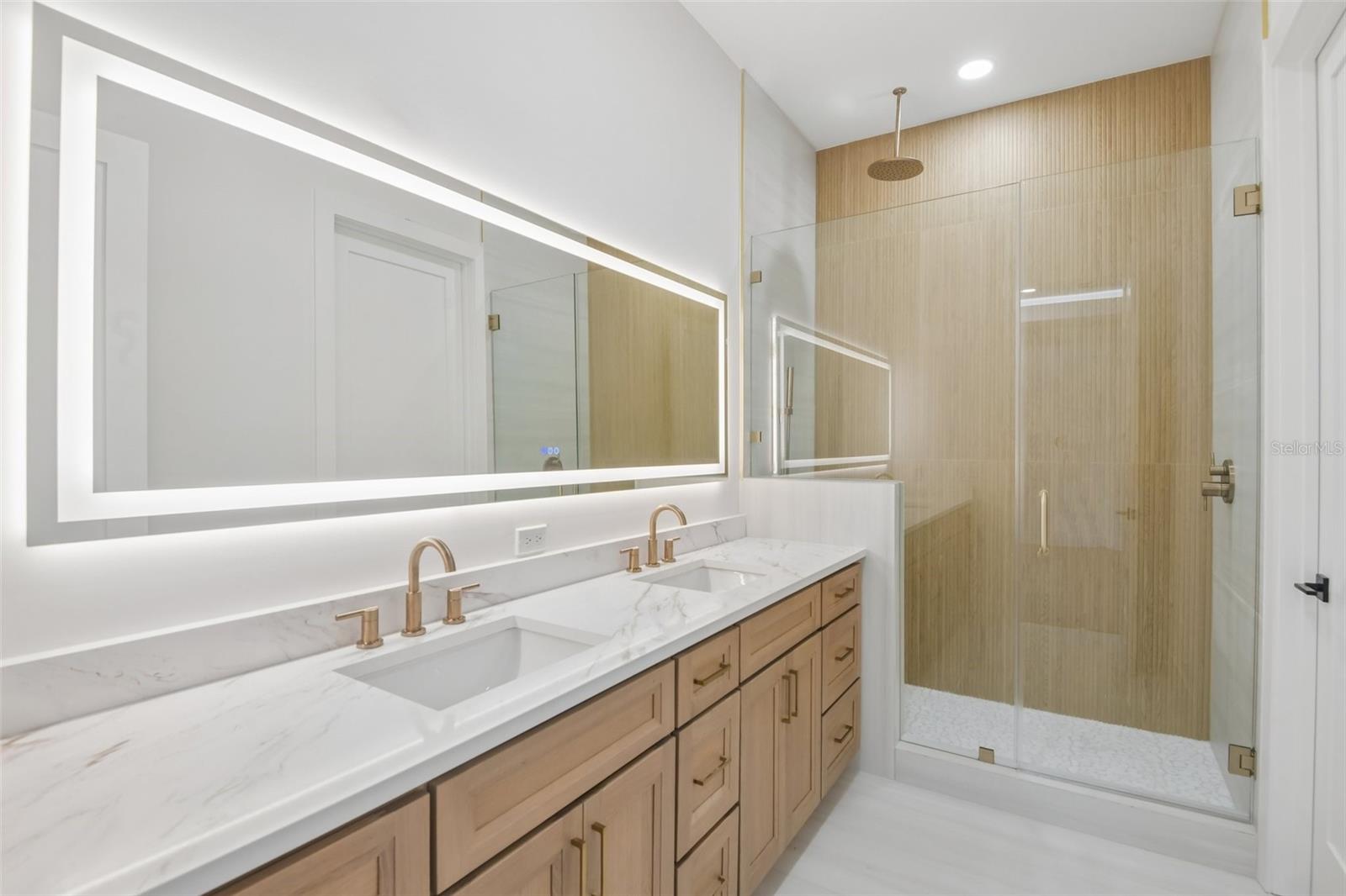 96 SHORE DR — photo 35