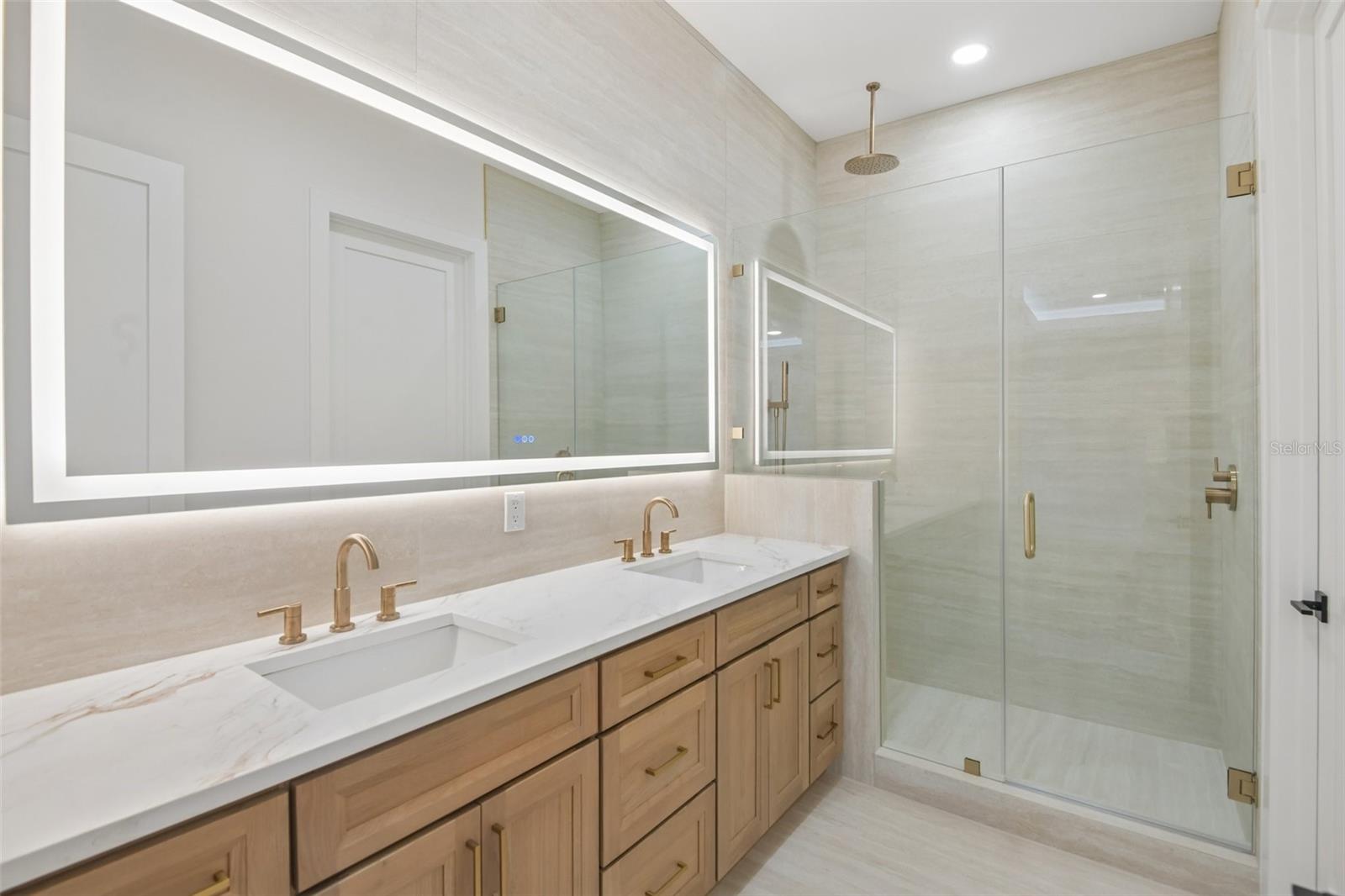 96 SHORE DR — photo 39