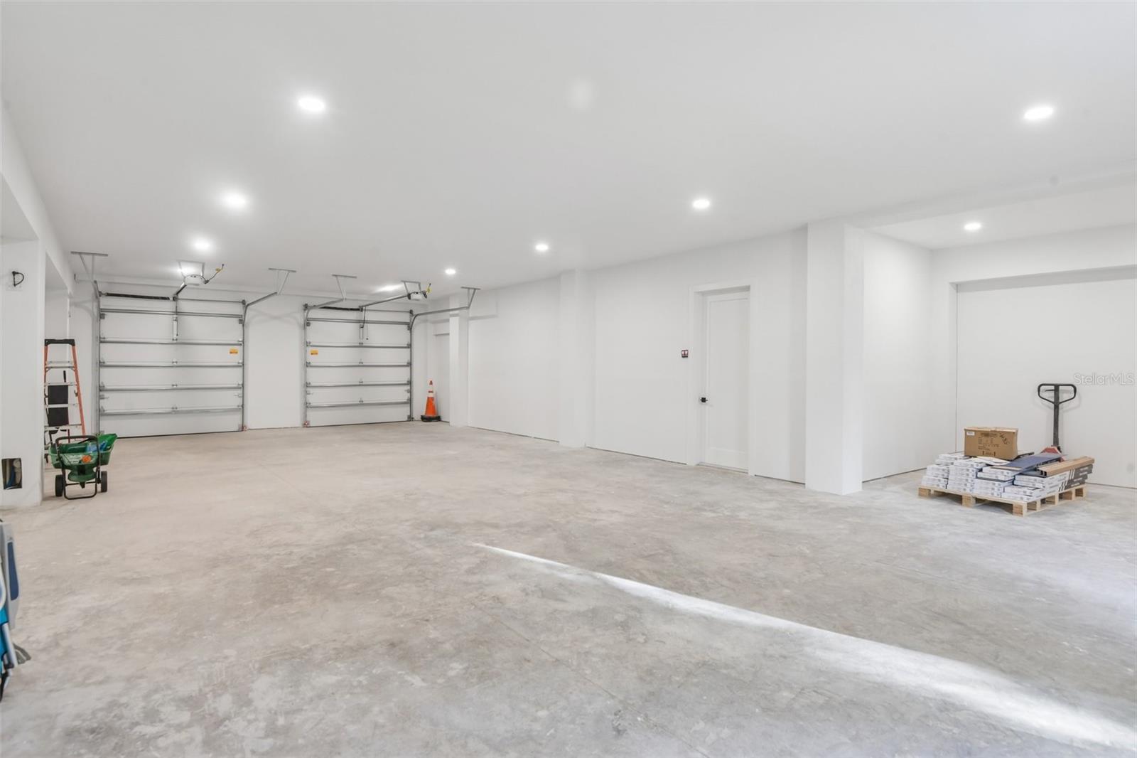 96 SHORE DR — photo 52