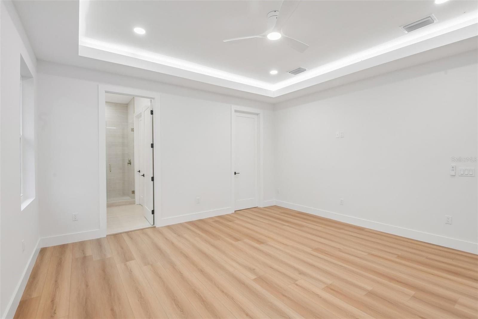 96 SHORE DR — photo 38