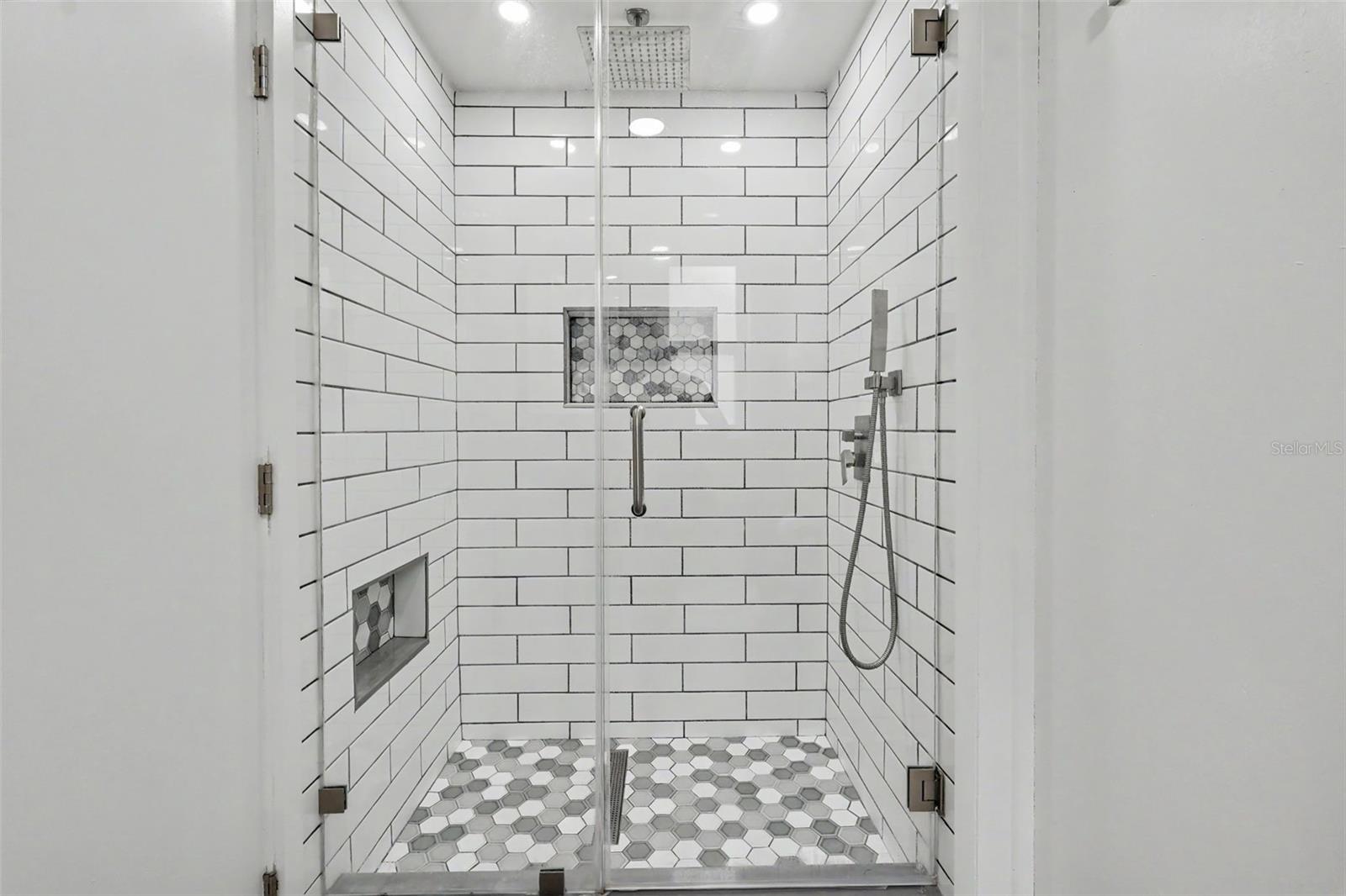 1340 WILLIAMS DR — photo 32