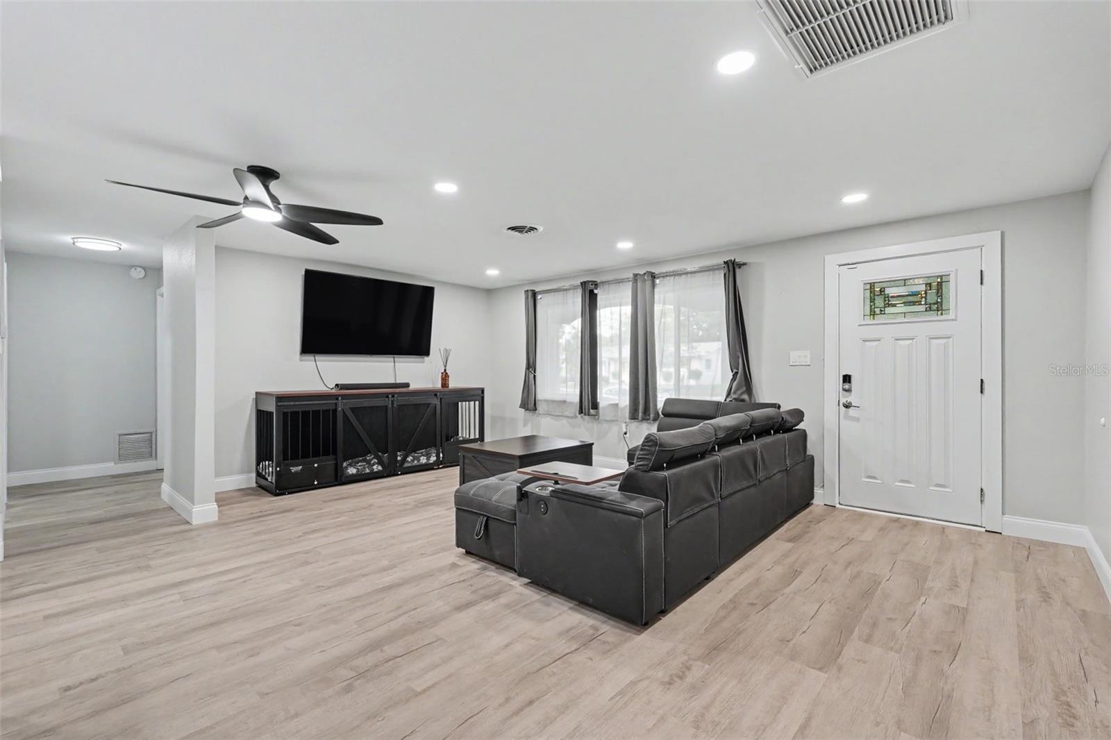 1340 WILLIAMS DR — photo 7