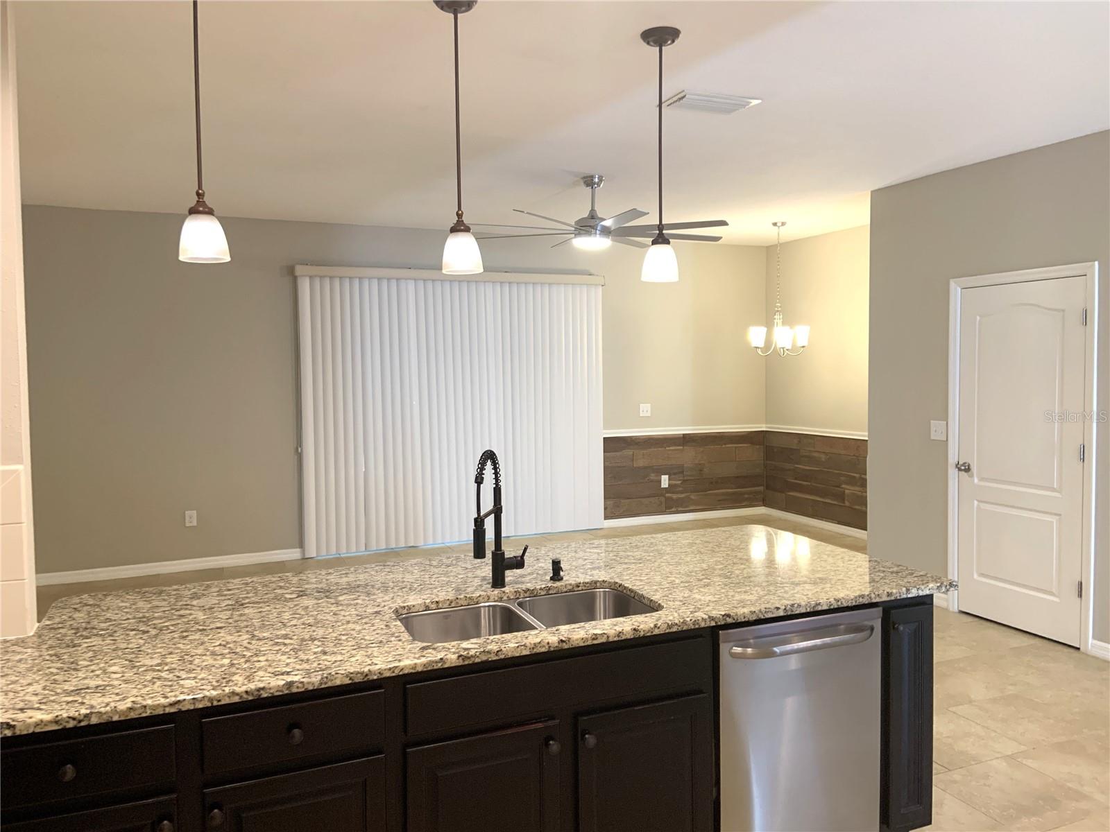 6461 BAYTOWN DR — photo 9