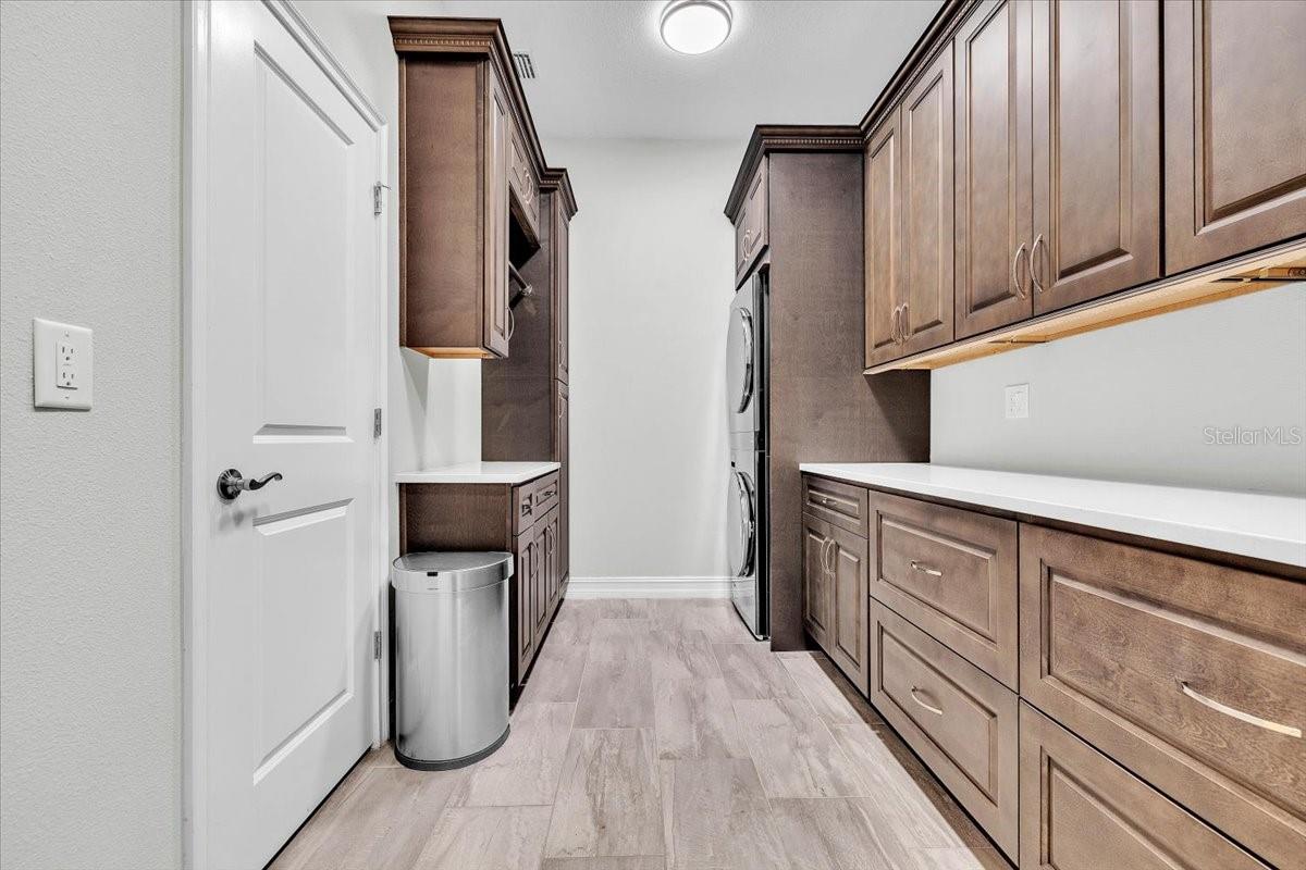 17923 BARN CLOSE DR — photo 23