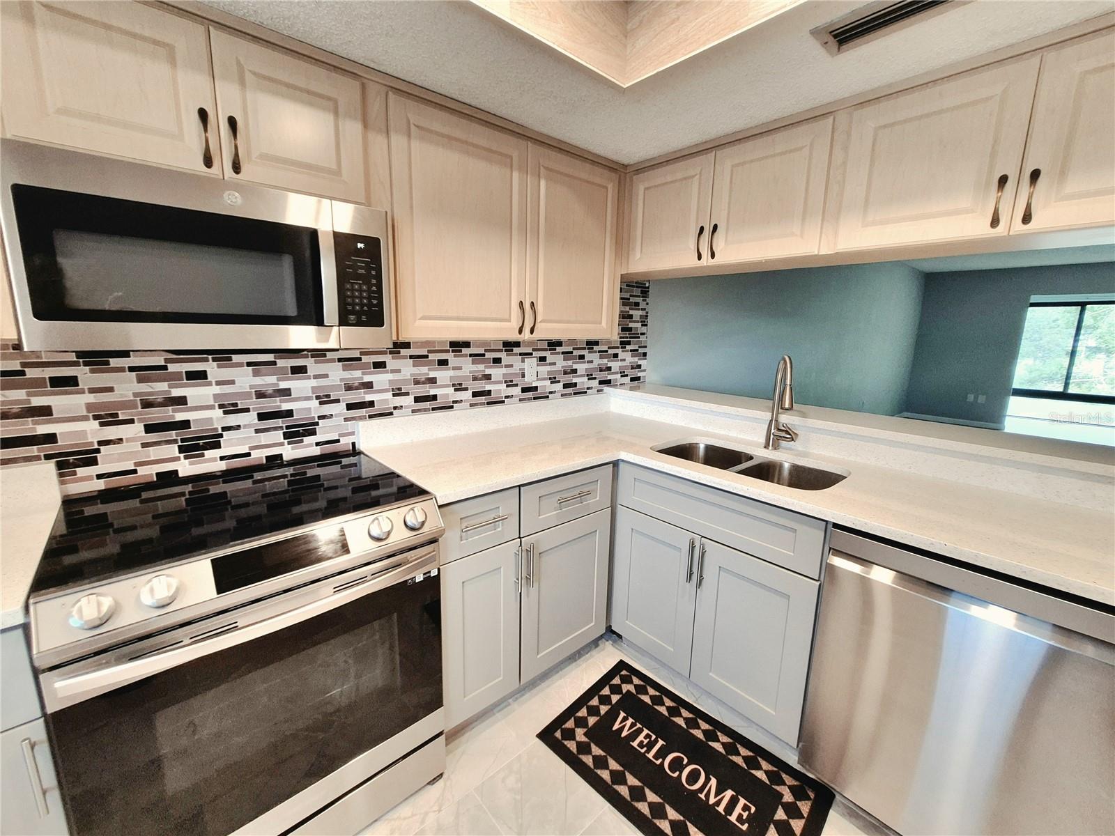 222 CARYL WAY — photo 10