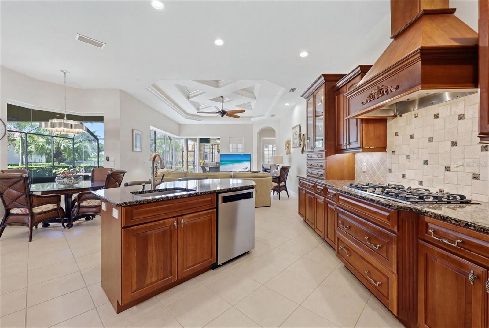 6806 DOMINION LN — photo 12