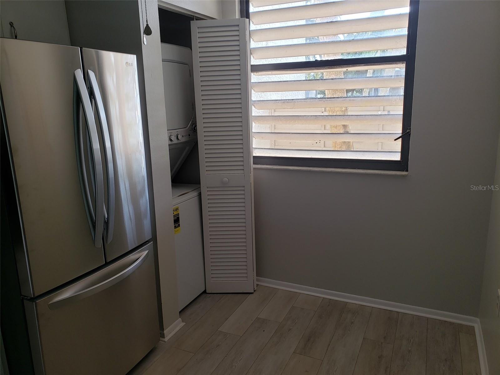 549 LAKESIDE DR #549 — photo 5