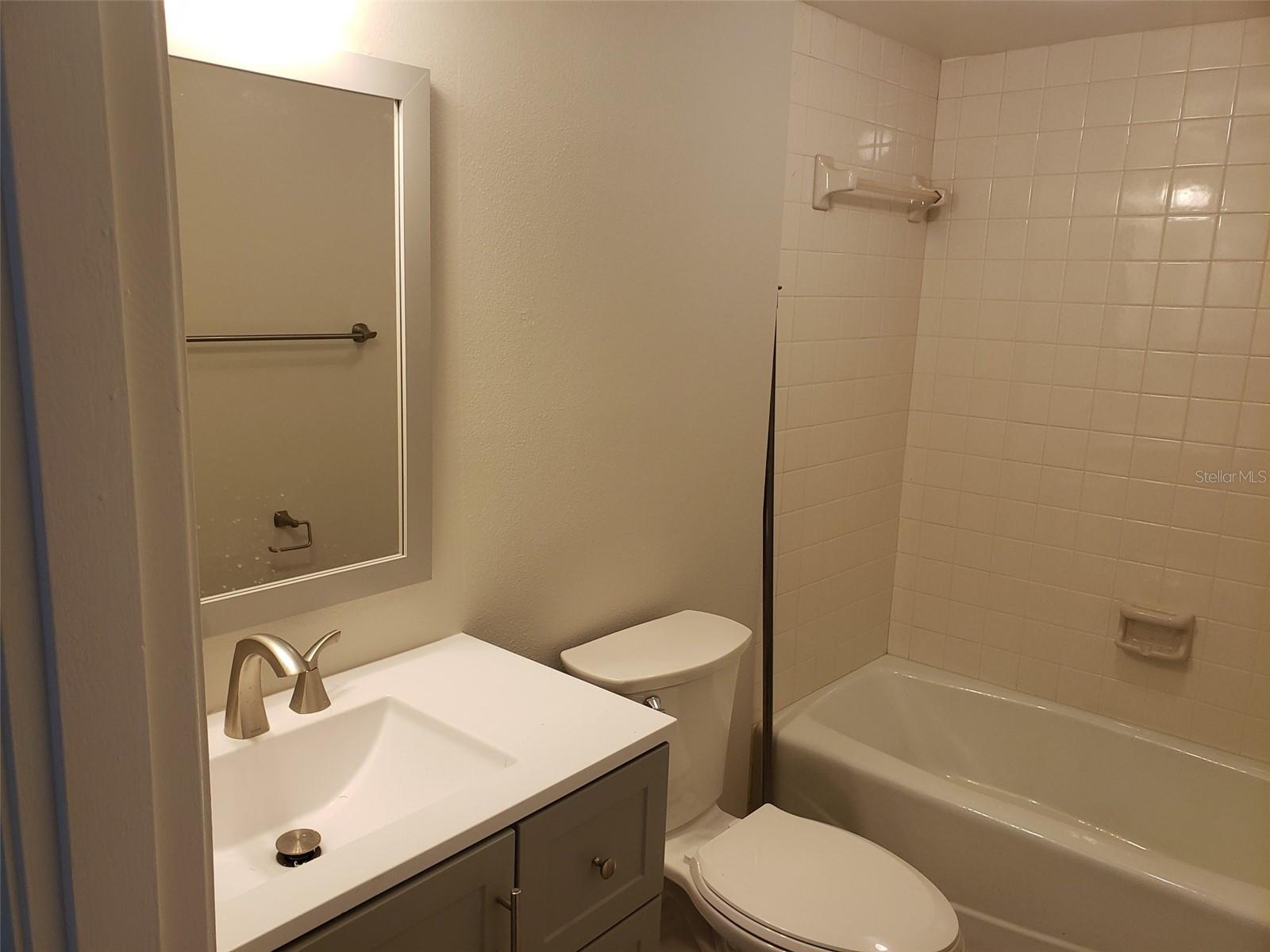 549 LAKESIDE DR #549 — photo 18