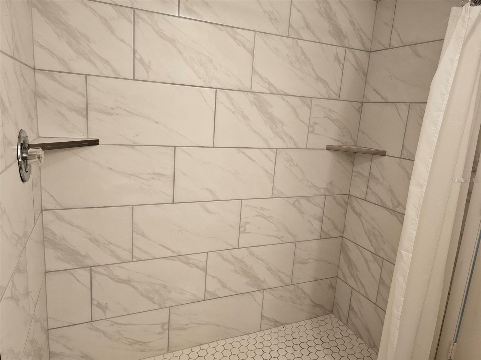 549 LAKESIDE DR #549 — photo 14