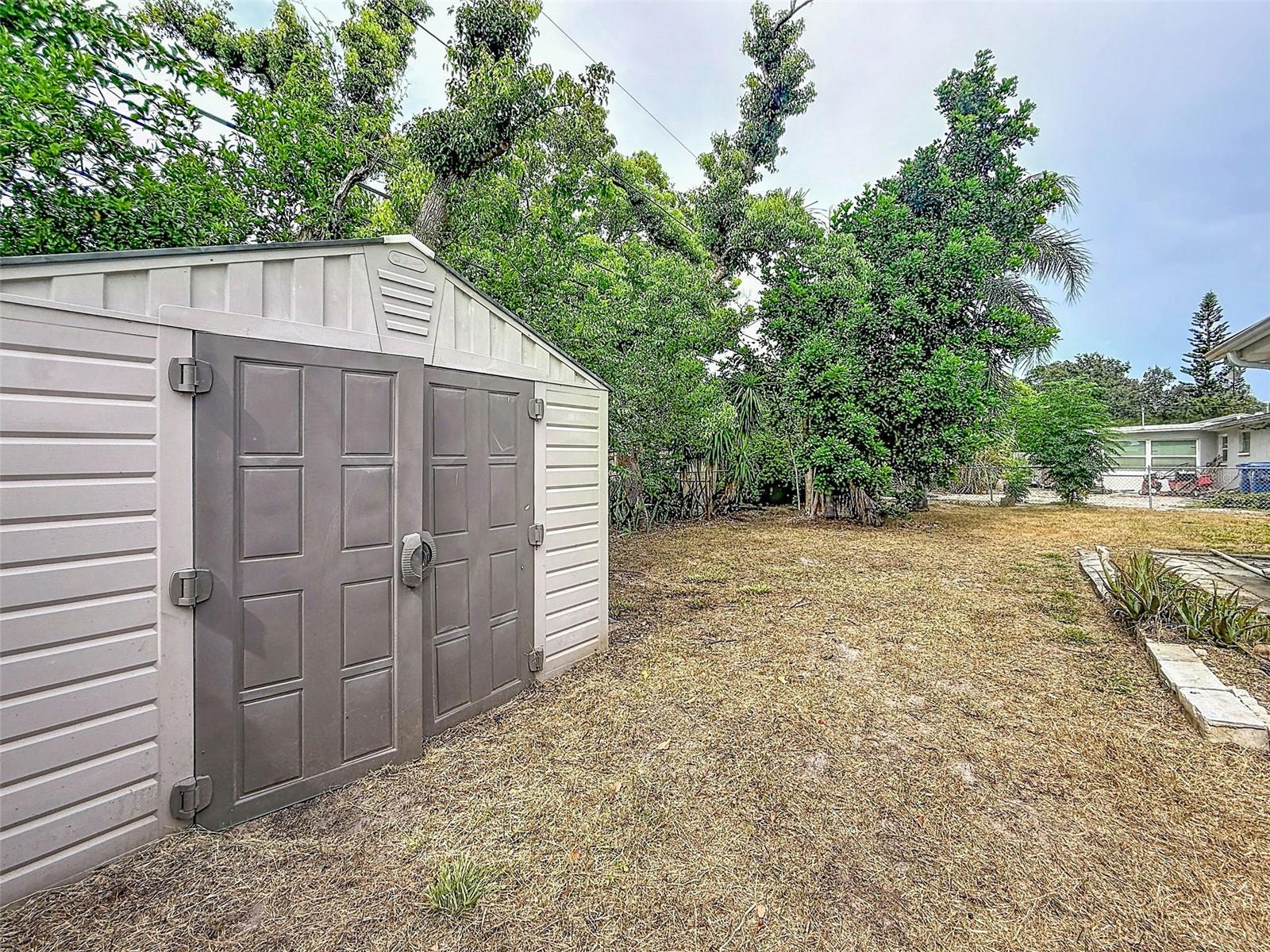 4925 BEACON HILL DR — photo 12