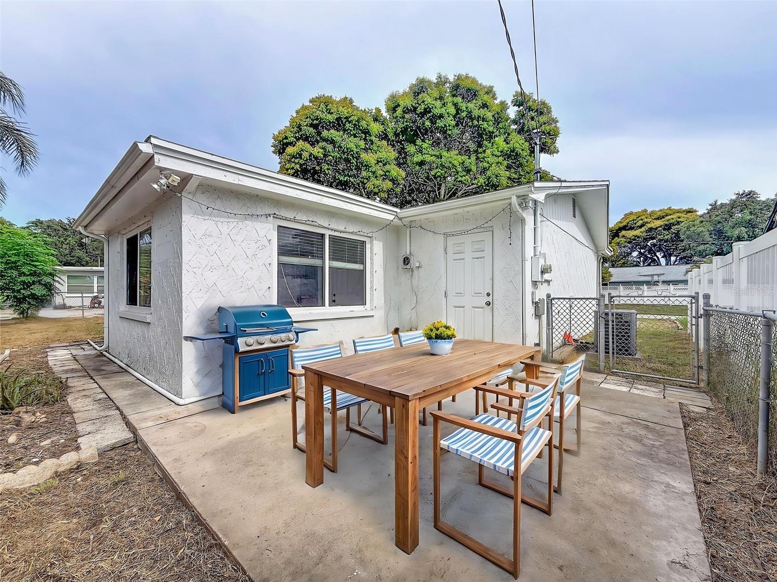 4925 BEACON HILL DR — photo 8