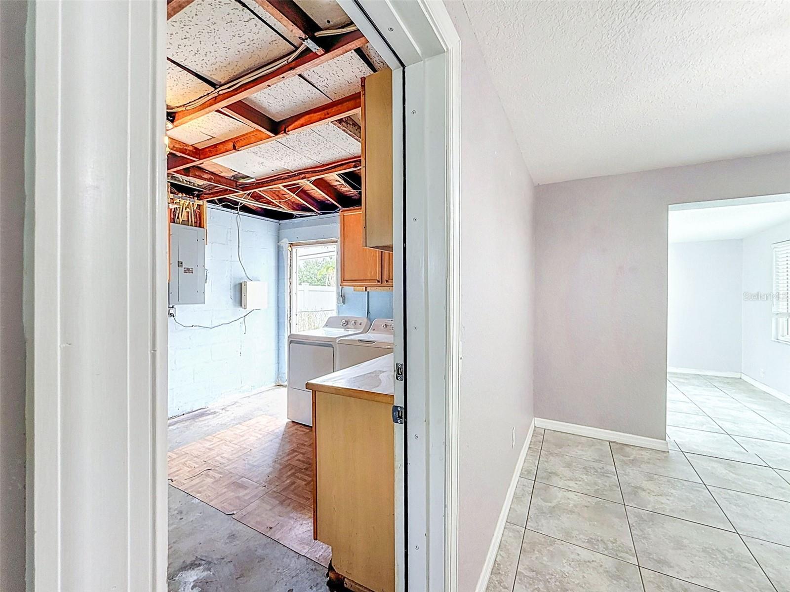 4925 BEACON HILL DR — photo 36