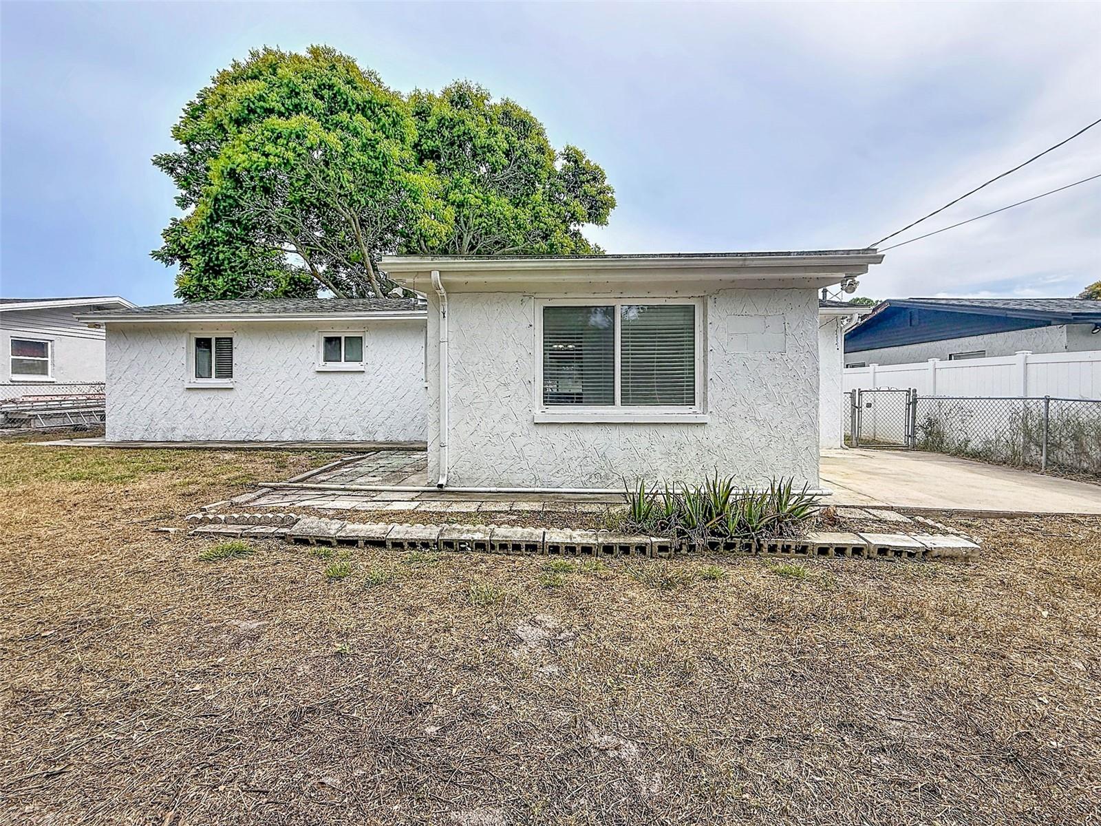 4925 BEACON HILL DR — photo 11