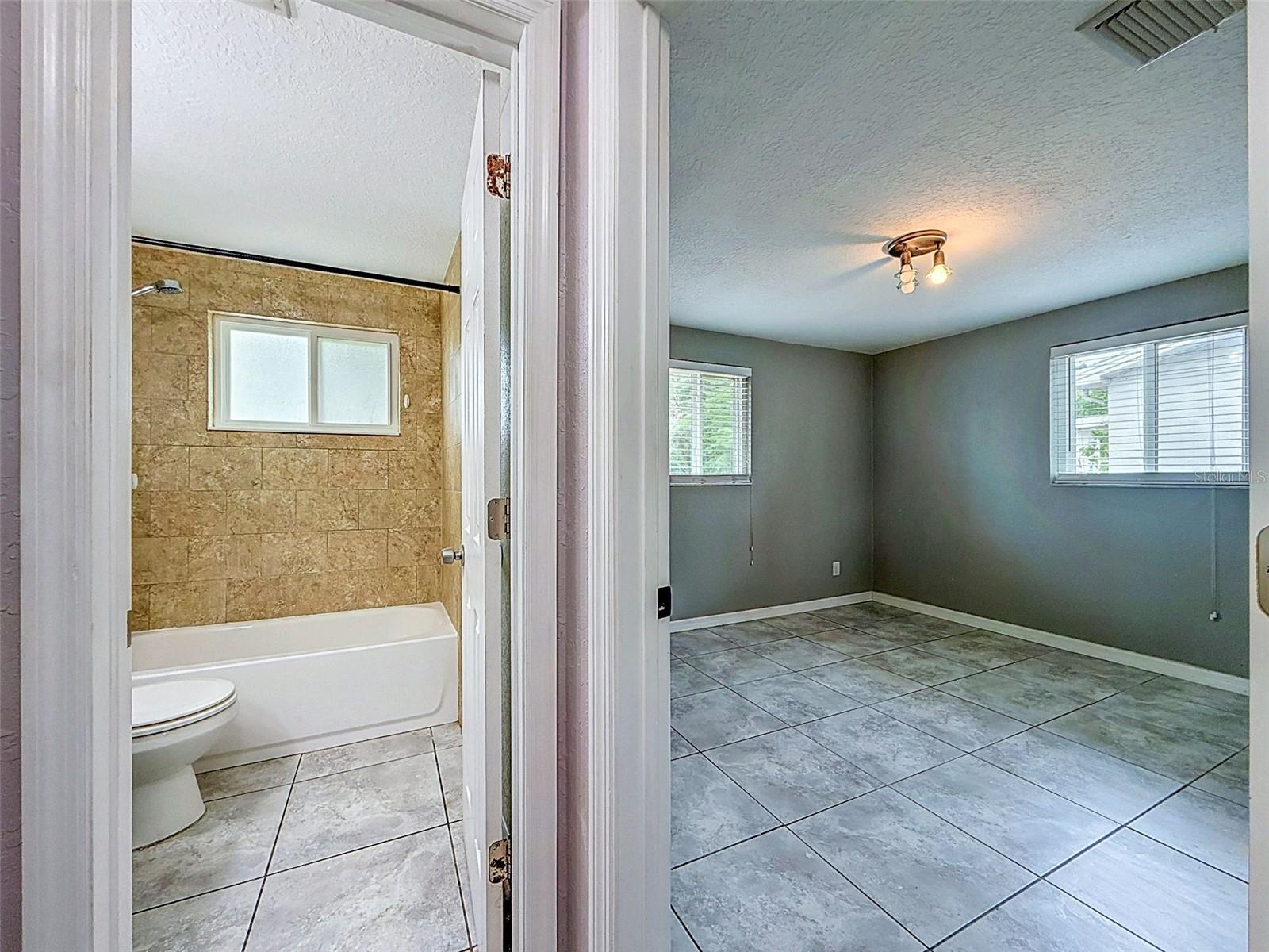 4925 BEACON HILL DR — photo 24