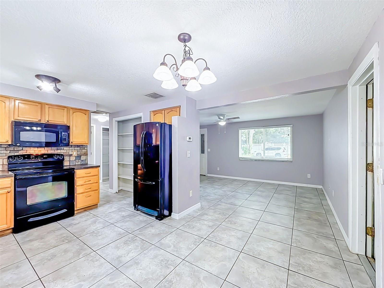 4925 BEACON HILL DR — photo 16