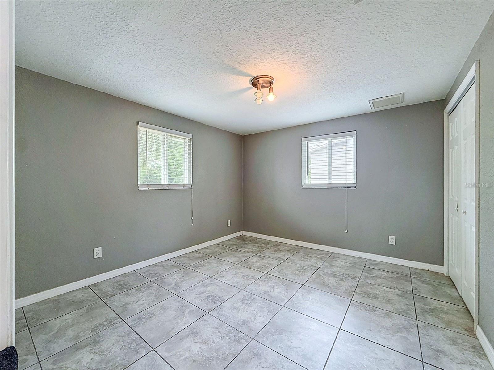 4925 BEACON HILL DR — photo 34