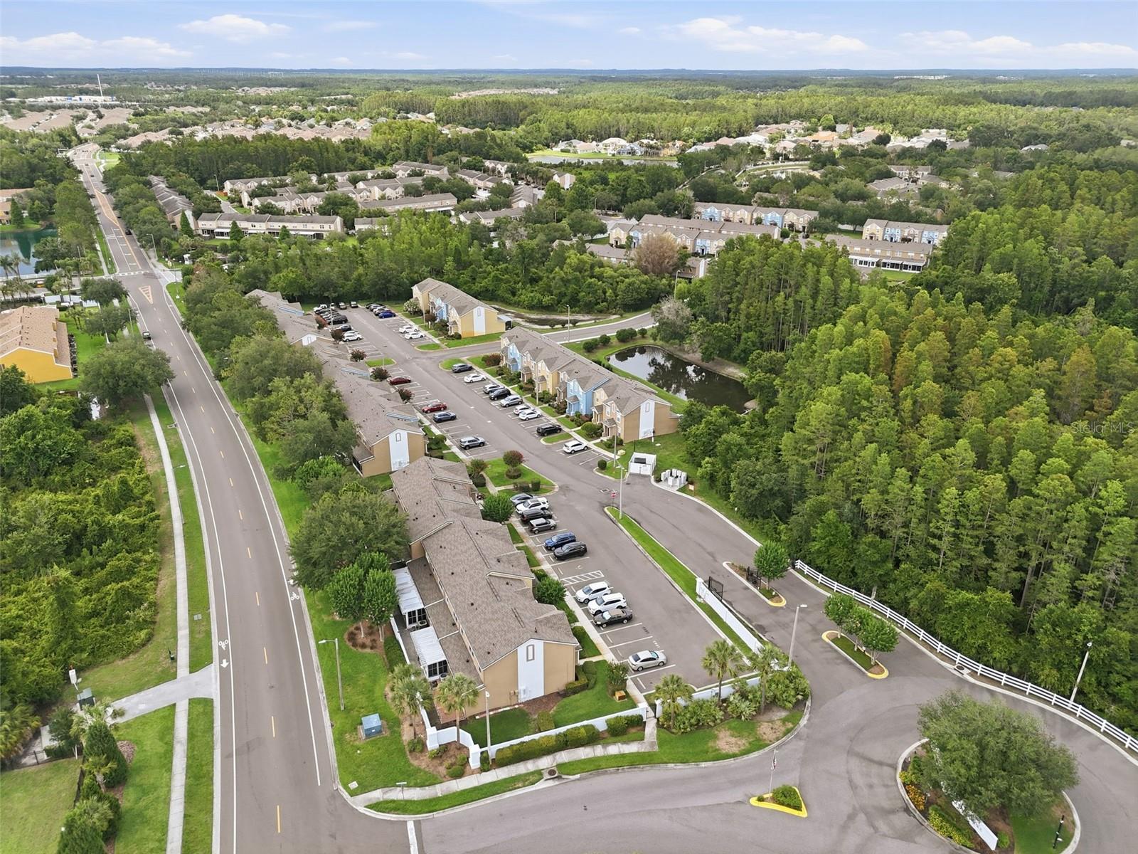 1250 CHARLESWORTH DR — photo 22