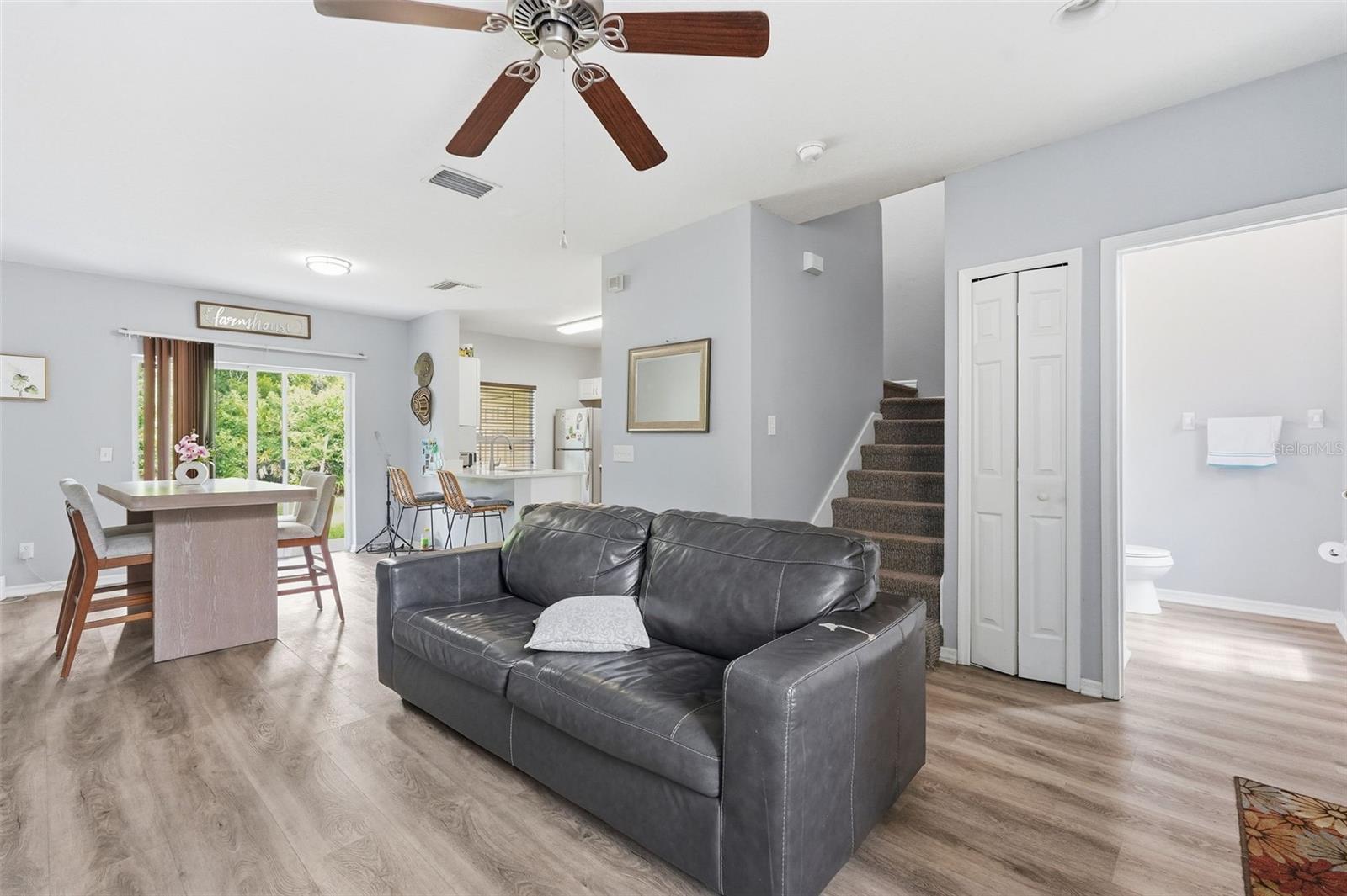 1250 CHARLESWORTH DR — photo 35