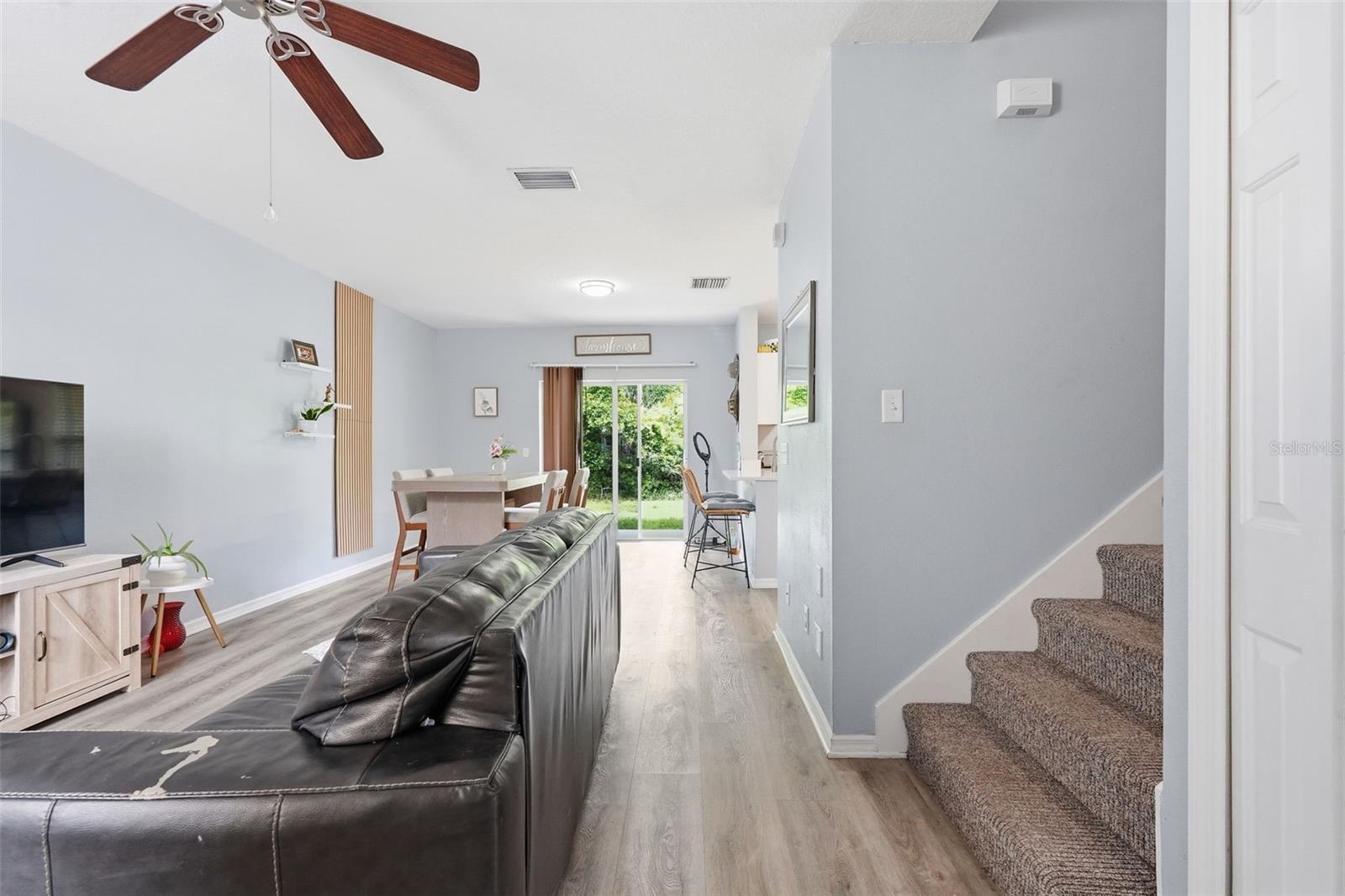 1250 CHARLESWORTH DR — photo 34