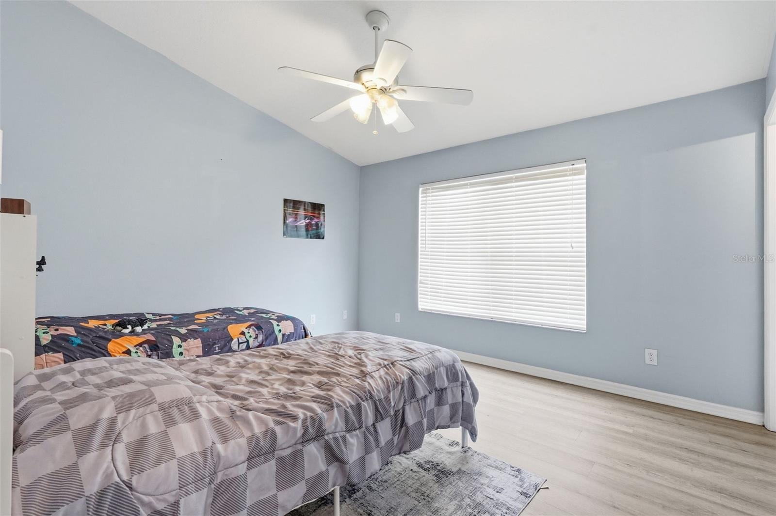 1250 CHARLESWORTH DR — photo 11