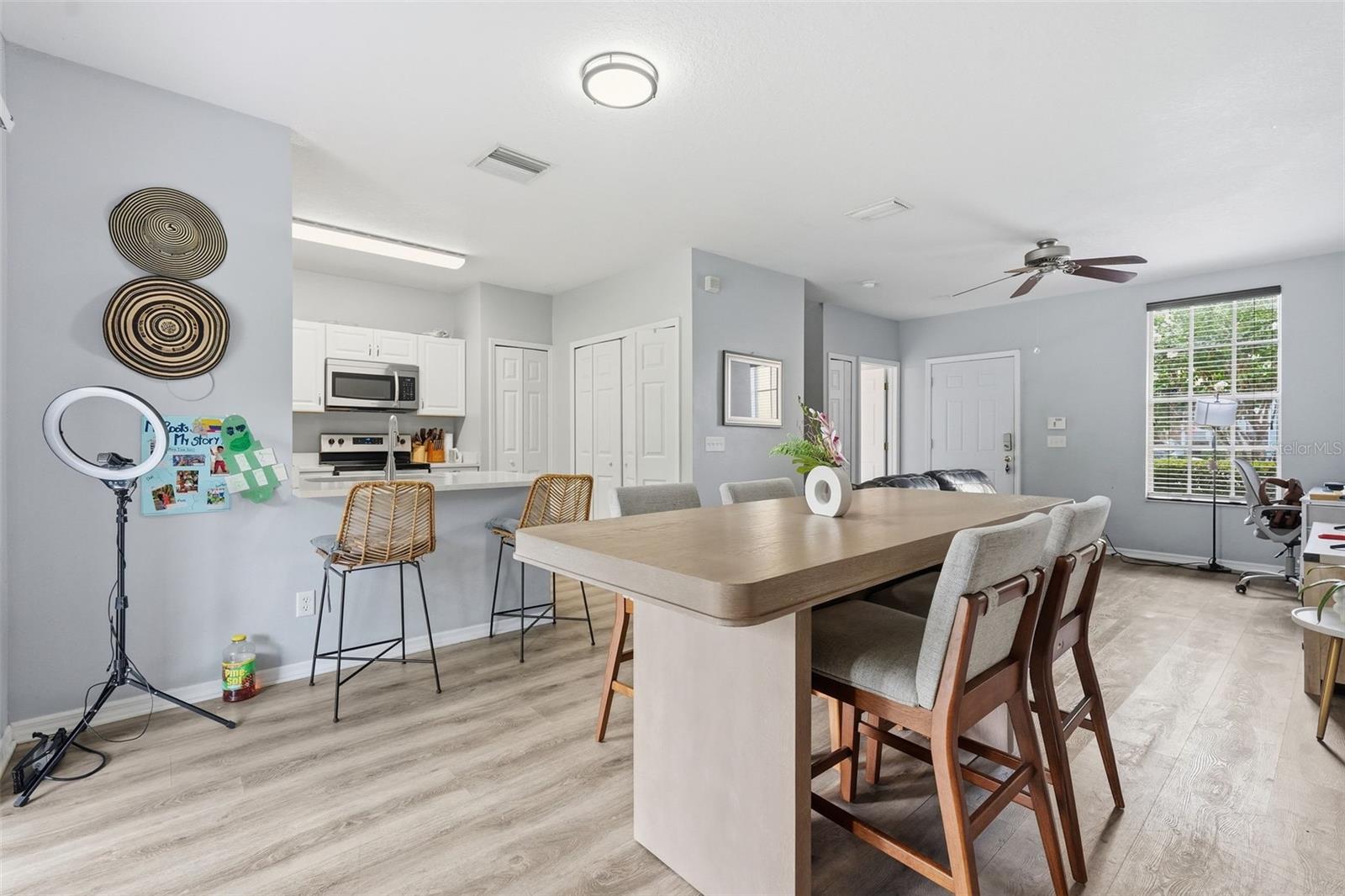 1250 CHARLESWORTH DR — photo 37