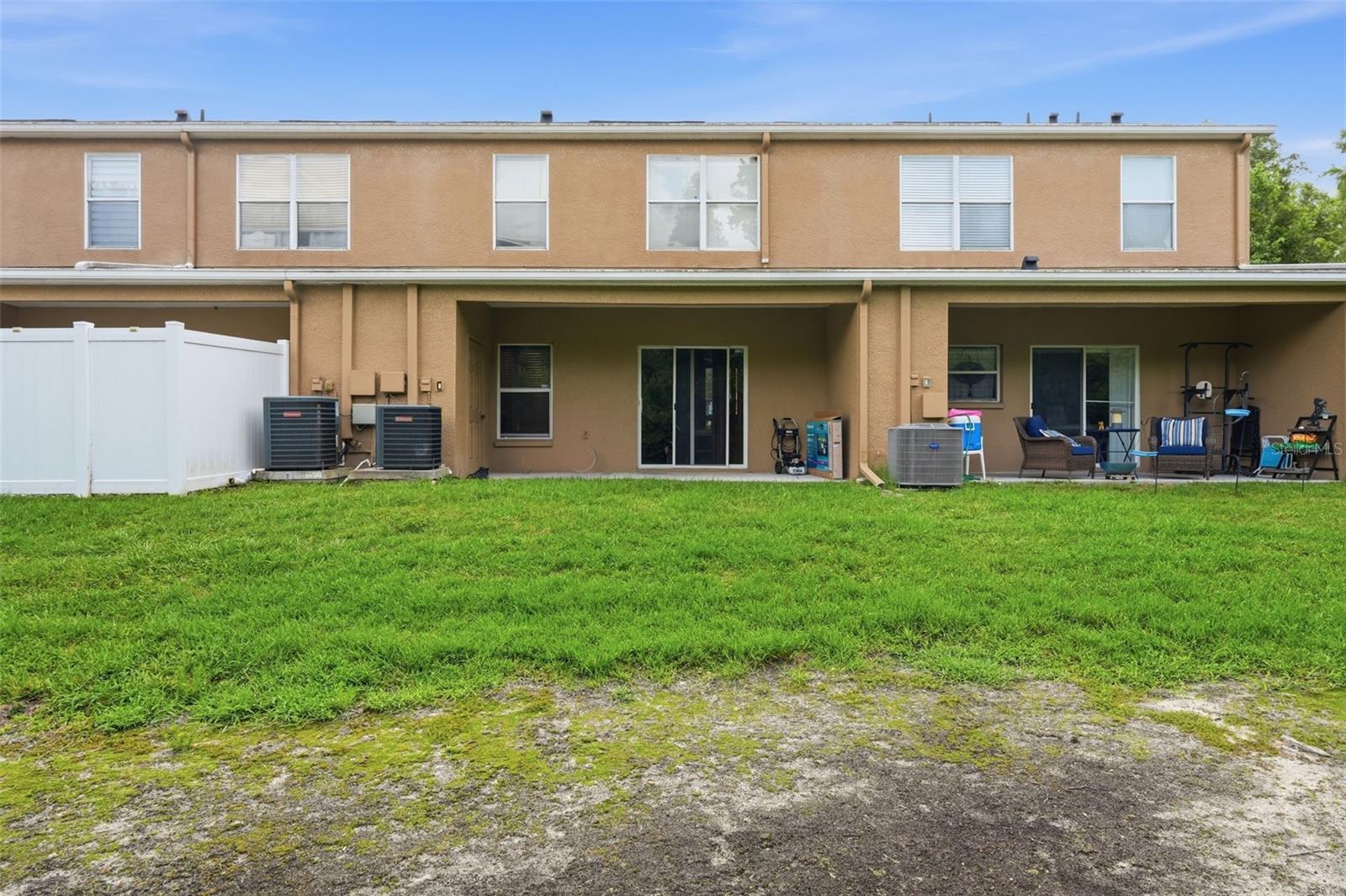 1250 CHARLESWORTH DR — photo 42