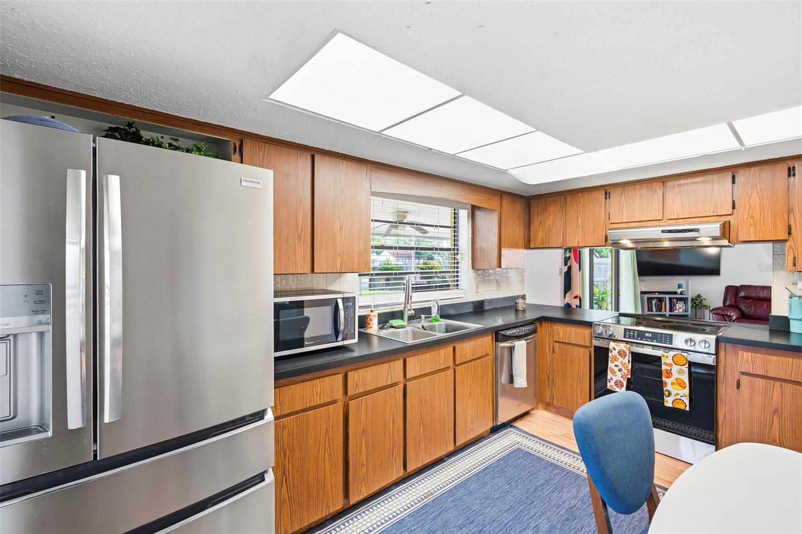 15806 PENNINGTON RD — photo 12