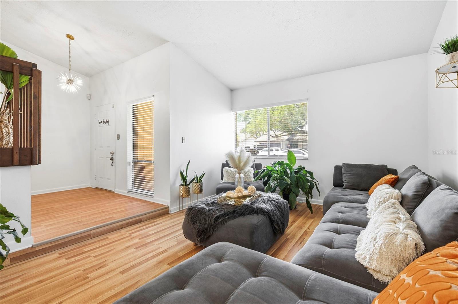15806 PENNINGTON RD — photo 8