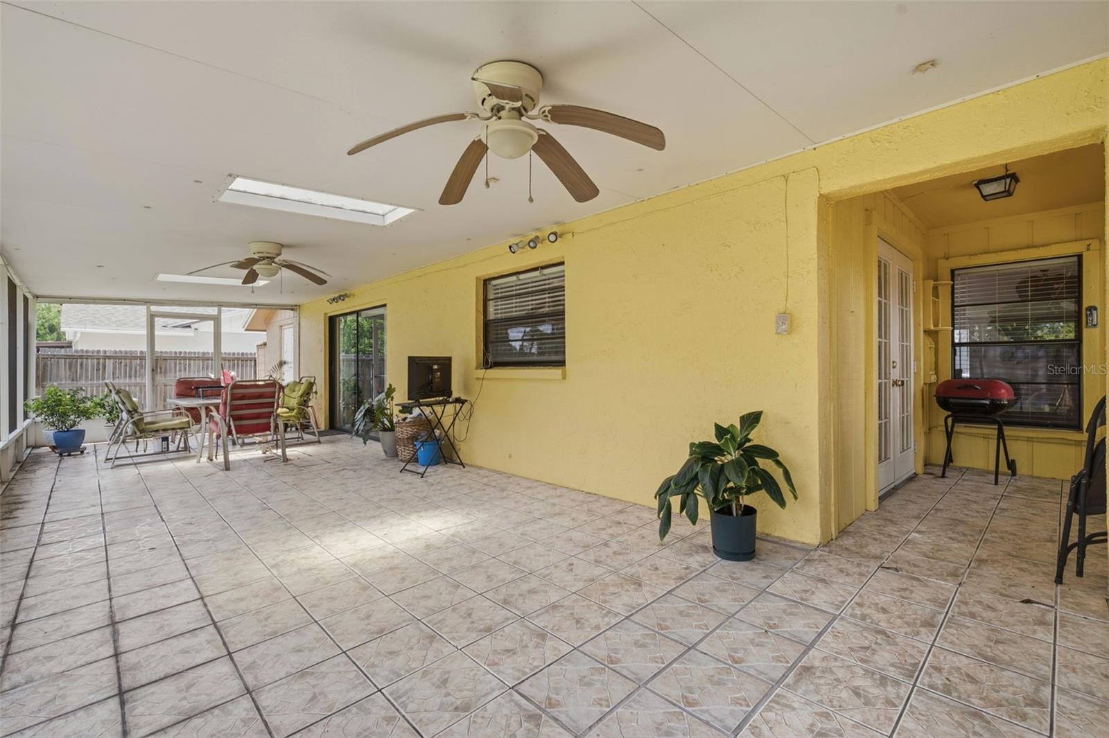 15806 PENNINGTON RD — photo 4