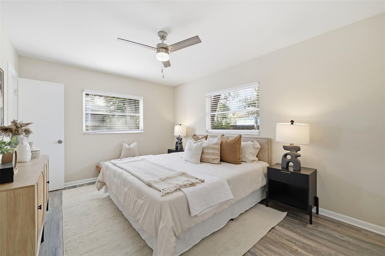2327 W KNOLLWOOD PL — photo 7