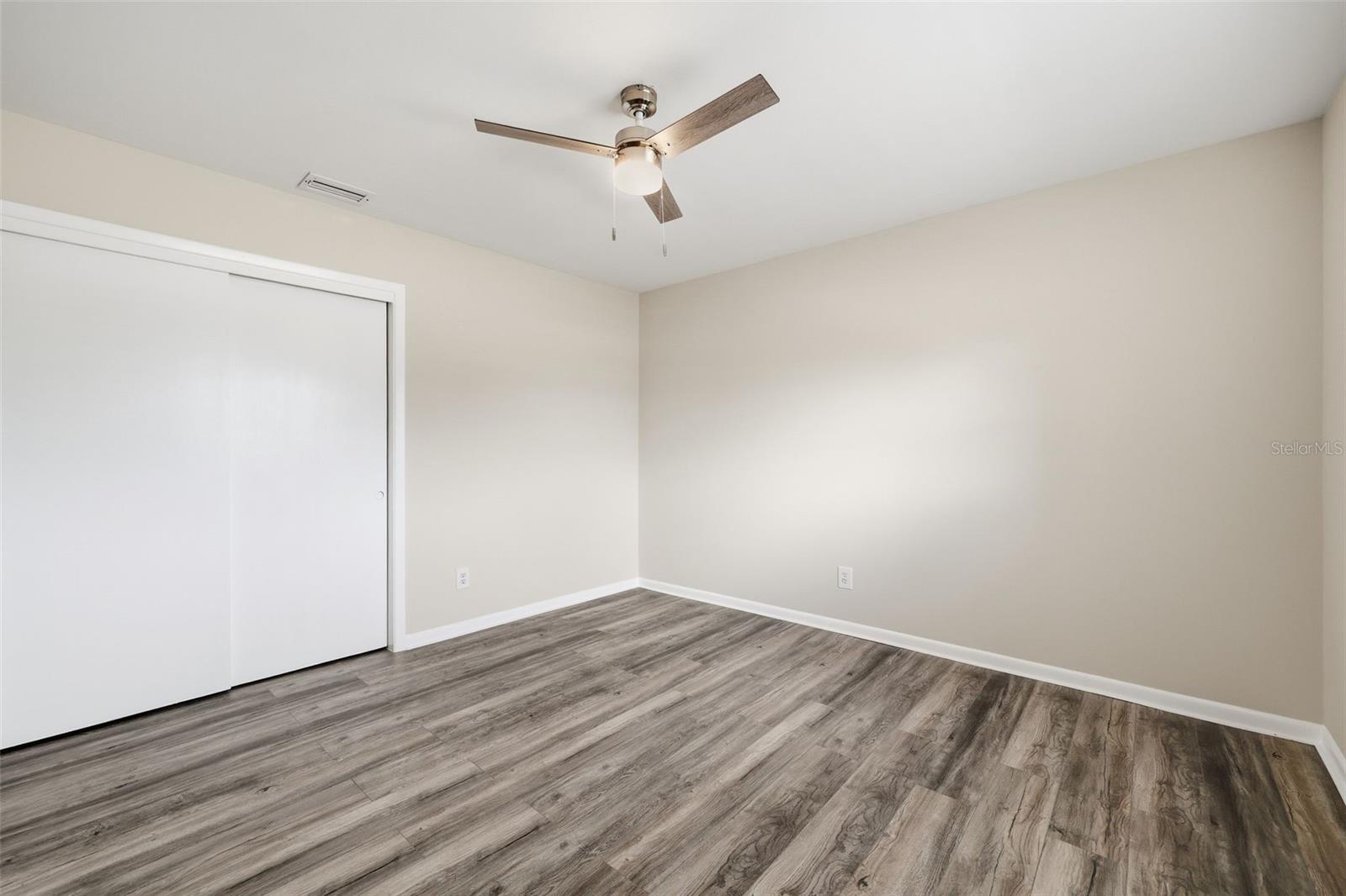2327 W KNOLLWOOD PL — photo 28