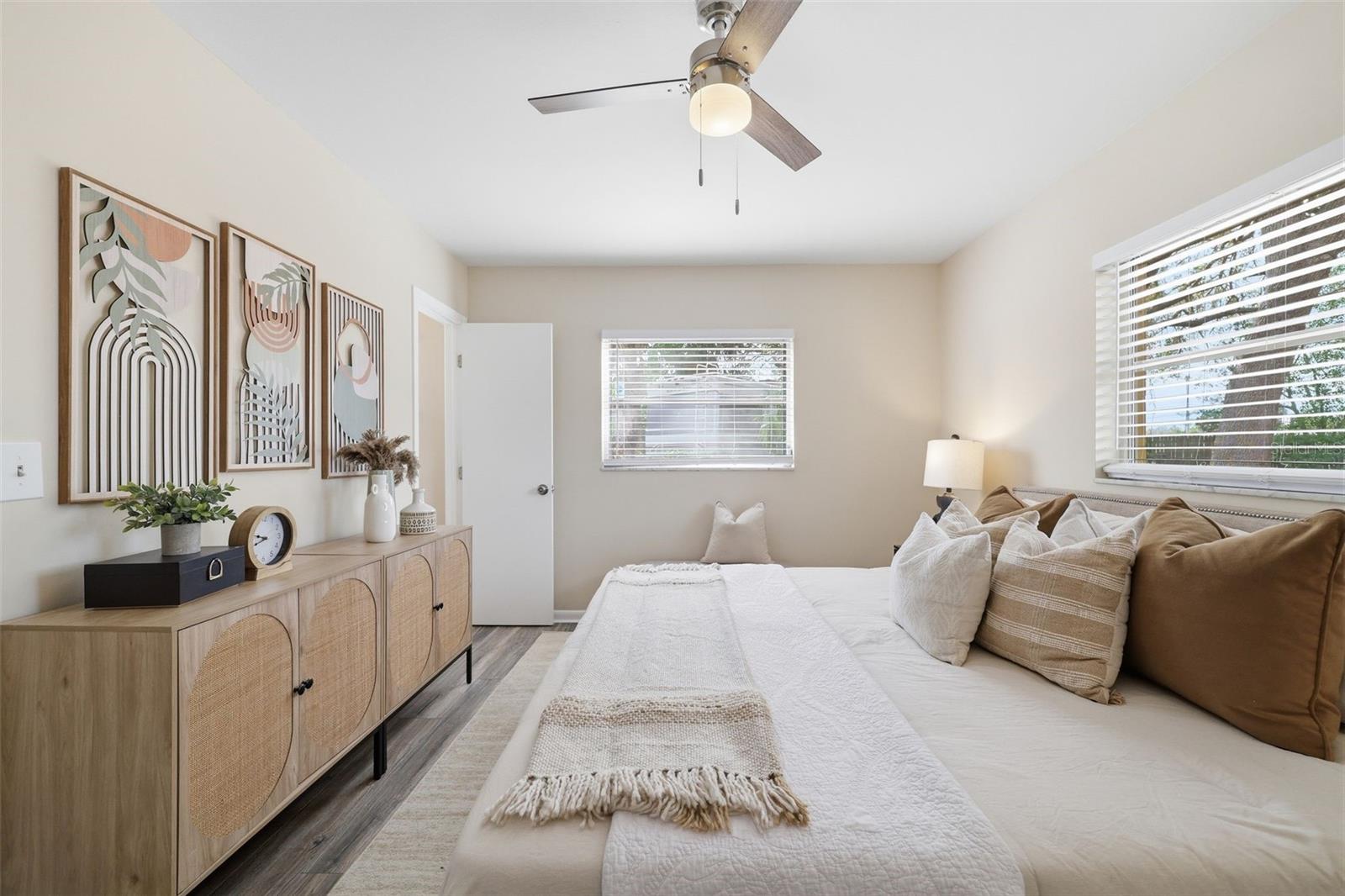 2327 W KNOLLWOOD PL — photo 9