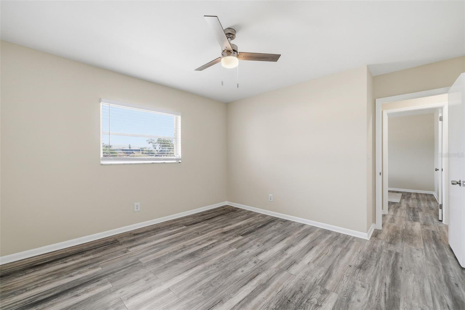2327 W KNOLLWOOD PL — photo 25