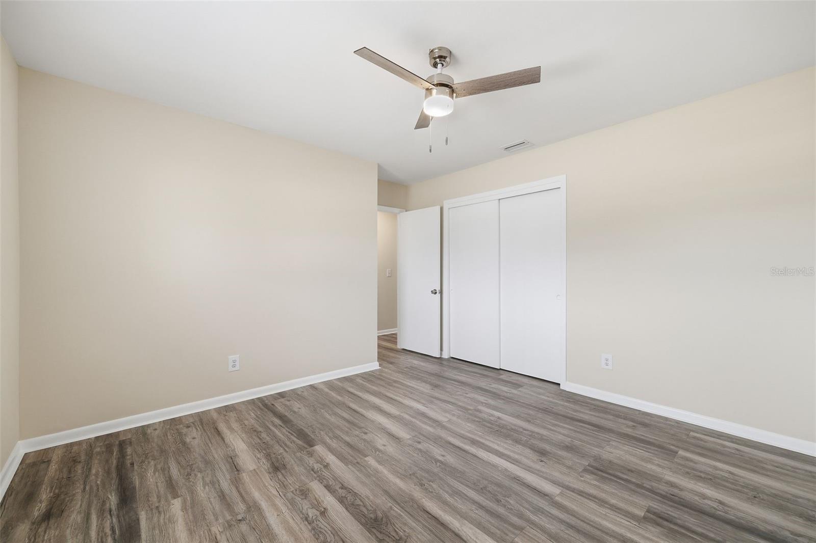 2327 W KNOLLWOOD PL — photo 26