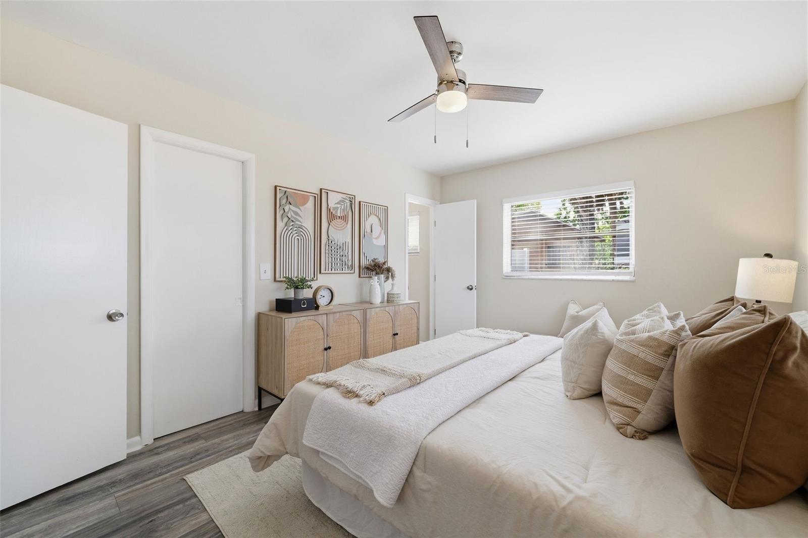 2327 W KNOLLWOOD PL — photo 8
