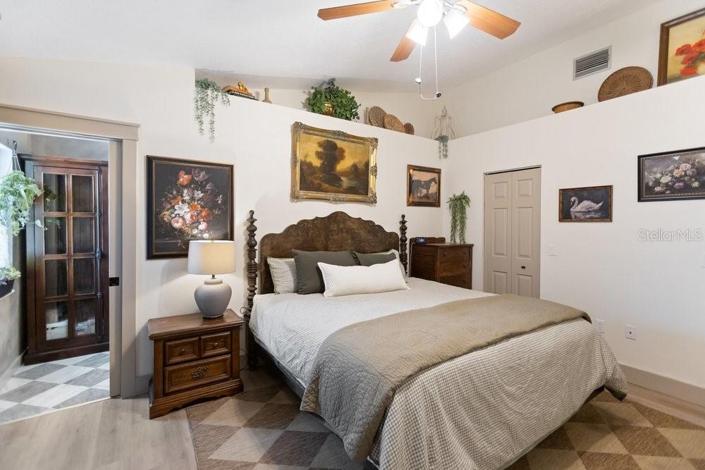 10551 MAGRATH LN — photo 17