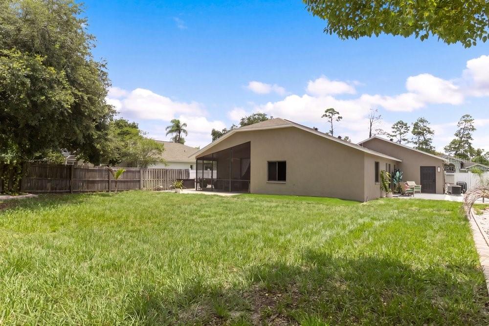 10551 MAGRATH LN — photo 33