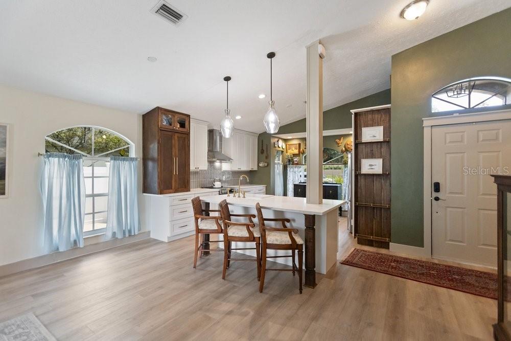 10551 MAGRATH LN — photo 9