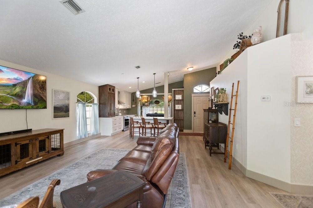 10551 MAGRATH LN — photo 11