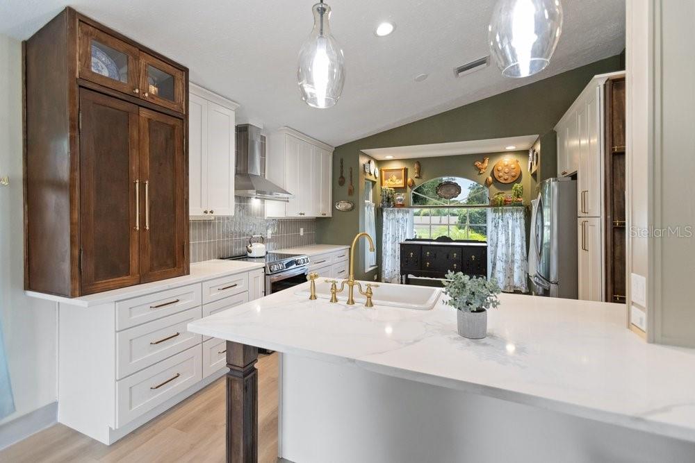 10551 MAGRATH LN — photo 7