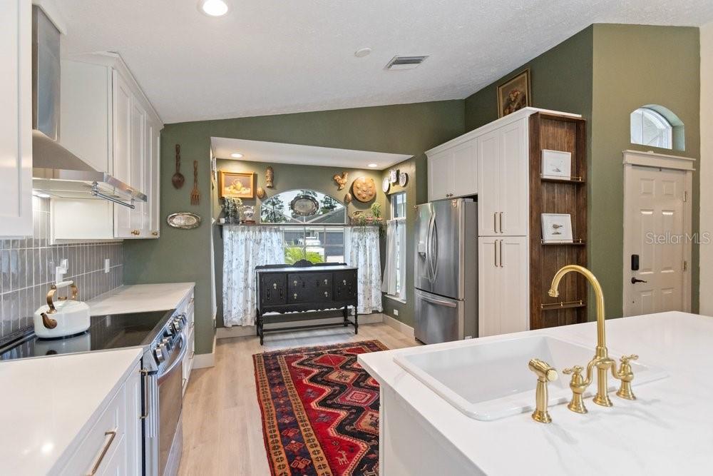 10551 MAGRATH LN — photo 8