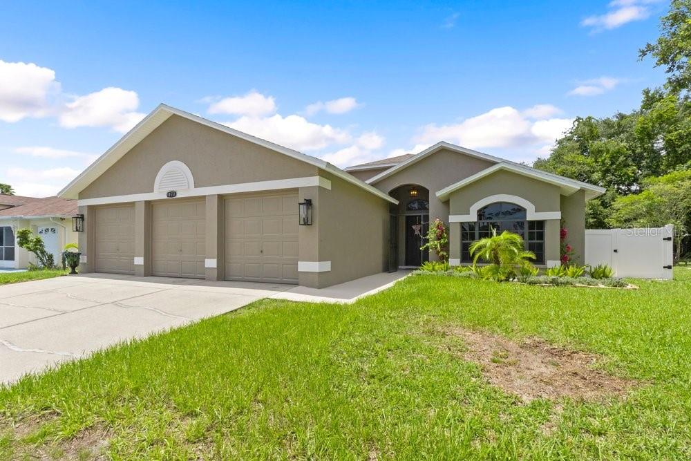 10551 MAGRATH LN — photo 36