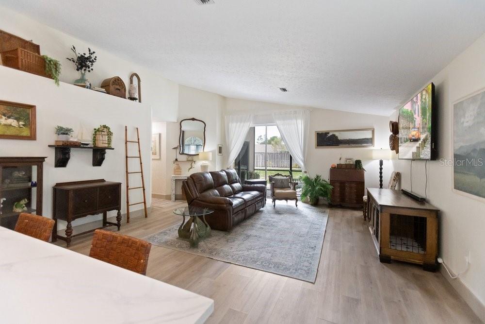 10551 MAGRATH LN — photo 14