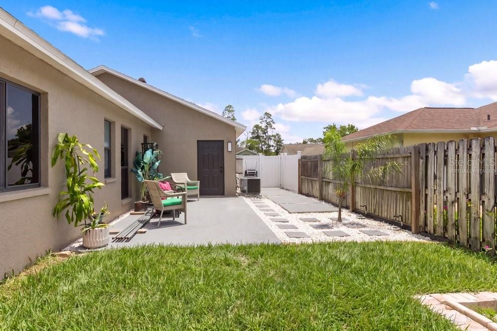 10551 MAGRATH LN — photo 32