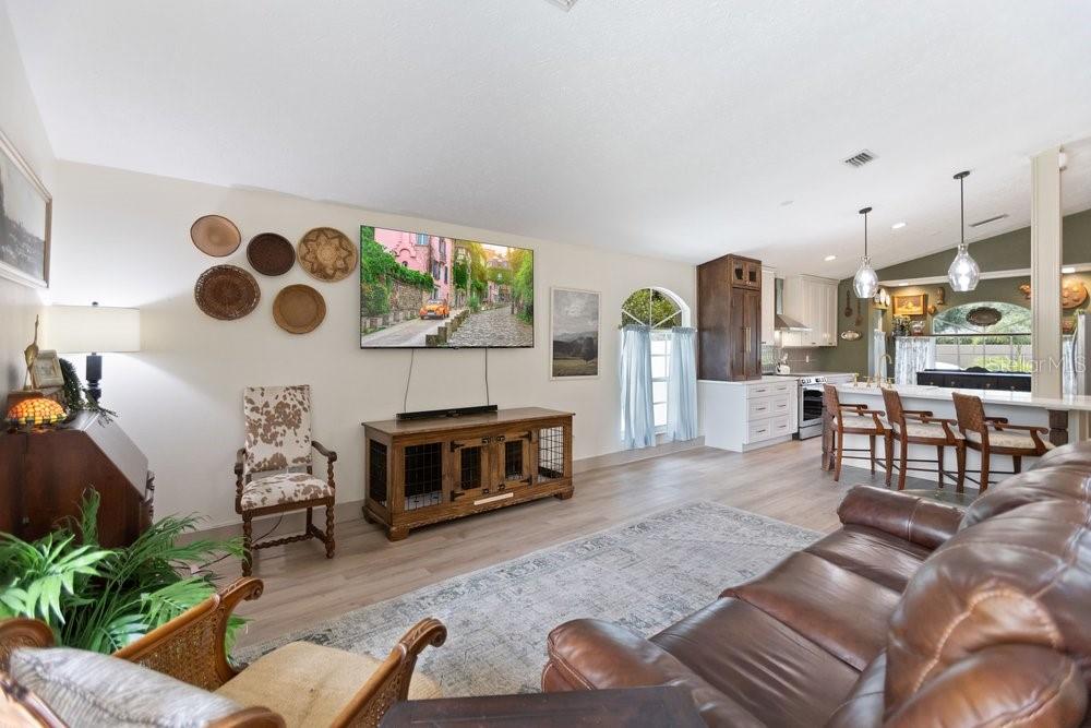 10551 MAGRATH LN — photo 12