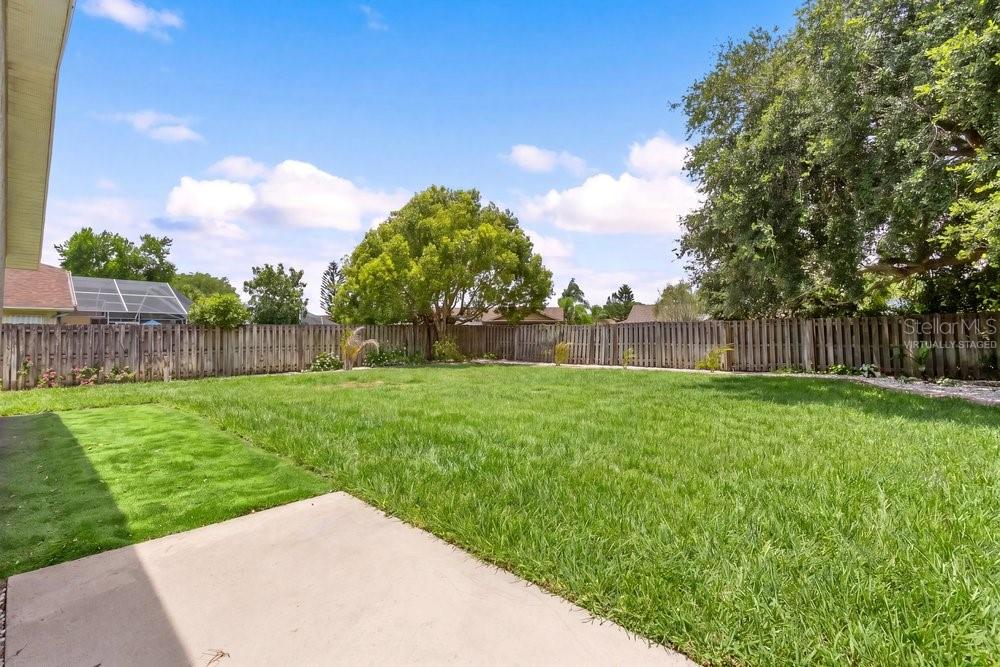 10551 MAGRATH LN — photo 31