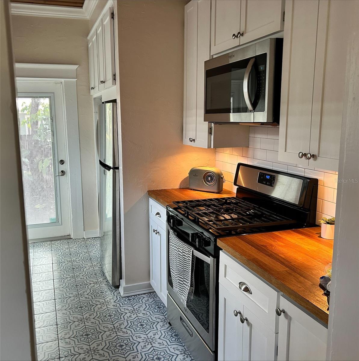 4922 N SUWANEE AVE — photo 9