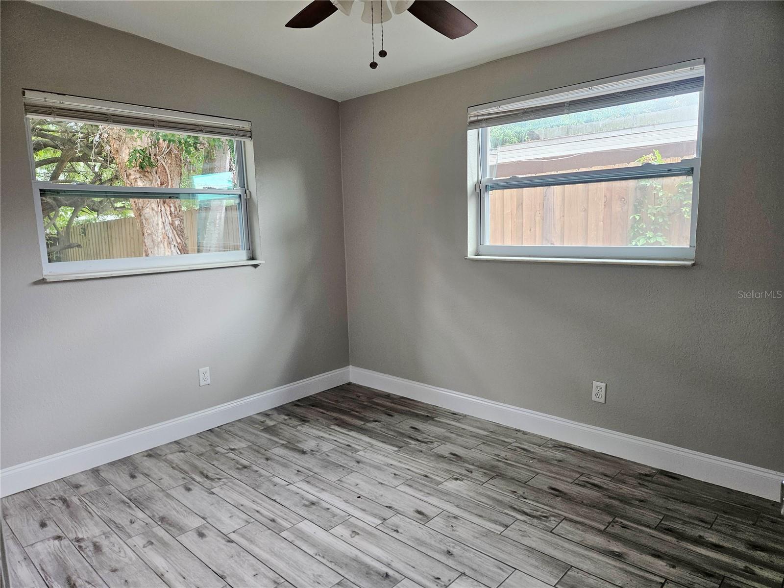 15165 HARDING AVE — photo 12