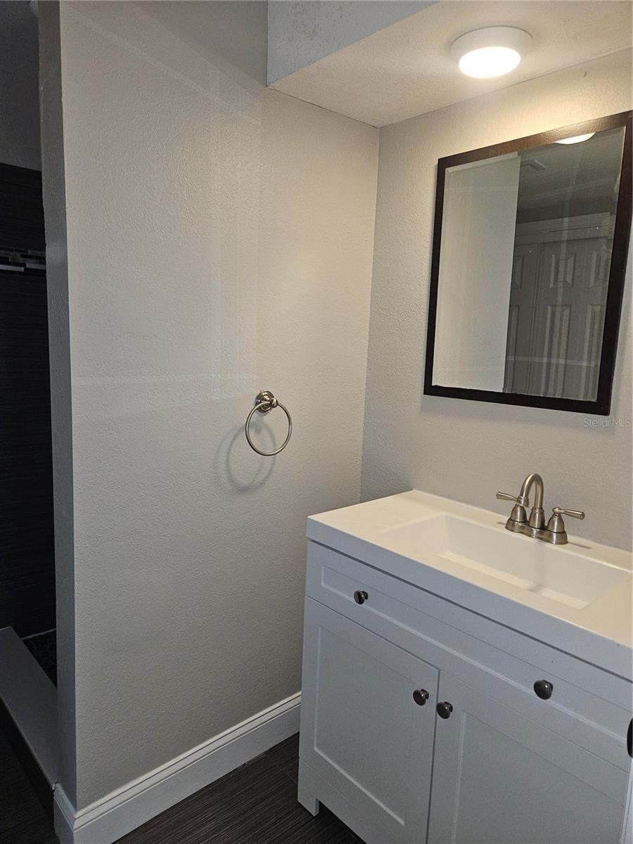 15165 HARDING AVE — photo 8
