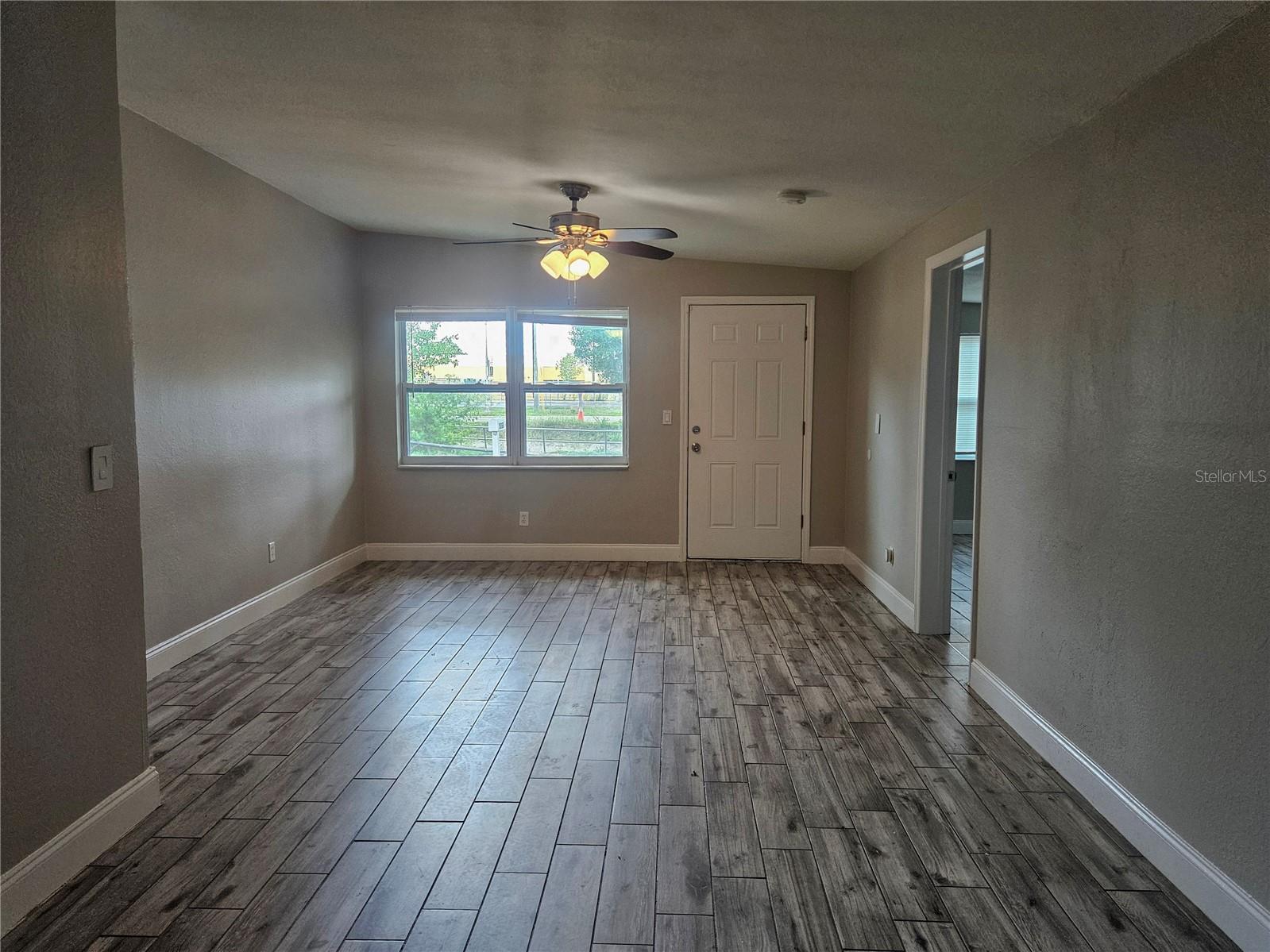 15165 HARDING AVE — photo 3